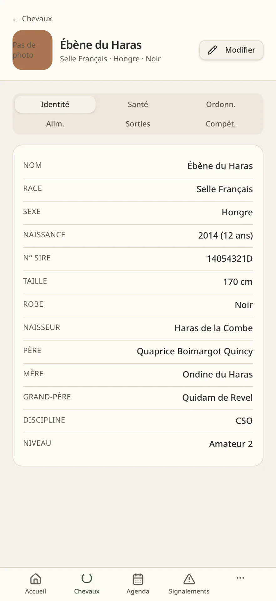 La fiche de chaque cheval, soins et vaccins compris